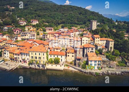 Santa Maria Rezzonico - Comer See (IT) - Luftbild Stockfoto