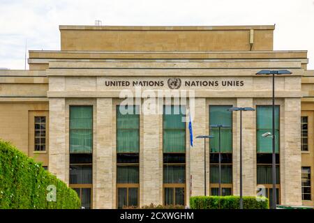 Genf, Schweiz - 16. Aug 2020: Nahaufnahme der Büros der Vereinten Nationen oder des Palais des Nations im Ariana Park, am Ufer des Genfersees. Seit 1966 ist Stockfoto