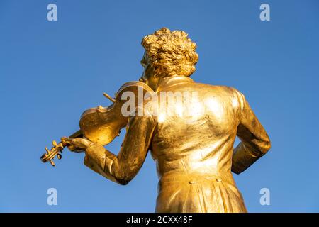 Das Johann-Strauß-Denkmal im Wiener Stadtpark in Wien, Österreich, Europa Johann Strauss-Denkmal im Stadtpark Wien, Österreich, EUR Stockfoto