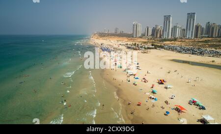 Ufer des Mittelmeers in Israel Stockfoto