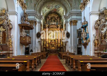 Innenraum der barocken Pfarrkirche Mariahilfer Kirche in Wien, Österreich, Europa barocke Pfarrkirche Mariahilf innen, Wien, Österreich, EU Stockfoto