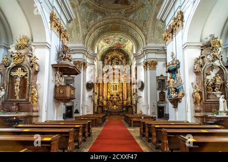 Innenraum der barocken Pfarrkirche Mariahilfer Kirche in Wien, Österreich, Europa barocke Pfarrkirche Mariahilf innen, Wien, Österreich, EU Stockfoto