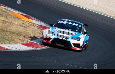 Vallelunga, Rom, Italien, 11. september 2020. TCR Championship. Cupra TCR beim Einschalten des Schaltkreises in Aktion Stockfoto