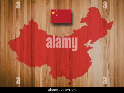 Karte und Flagge von China, Provinz in Asien, auf Holzhintergrund, 3D-Illustration Stockfoto