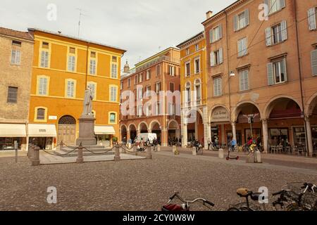 Piazza torre in Modena Stockfoto