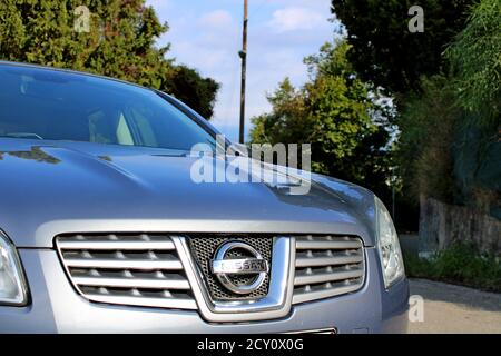 Gray Nissan Qashqai J10 in Korfu, Griechenland Stockfoto