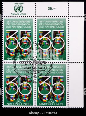 Block von vier Briefmarken der Vereinten Nationen zum 35. Jahrestag 1945 - 1980. Stockfoto