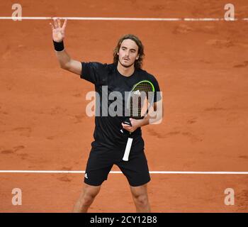 Paris, Frankreich. Oktober 2020. Roland Garros Paris Französisch Open 2020 Tag 5 011020 Stefanos Tsitsipas (GRE) zweite Runde Spiel Credit: Roger Parker/Alamy Live News Stockfoto