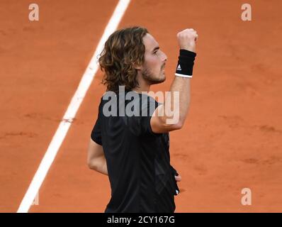 Paris, Frankreich. Oktober 2020. Roland Garros Paris Französisch Open 2020 Tag 5 011020 Stefanos Tsitsipas (GRE) zweite Runde Spiel Credit: Roger Parker/Alamy Live News Stockfoto