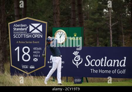 Südafrikas Christiaan Bezuidenhout am 18. Abschlag während der ersten Runde der Aberdeen Standard Investments Scottish Open im Renaissance Club, North Berwick. Stockfoto