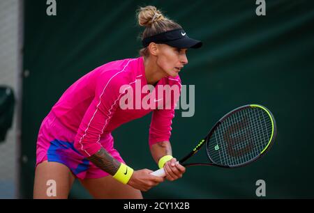 Paris, Frankreich. Oktober 2020. Polona Hercog aus Slowenien im Einsatz gegen Leylah Fernandez aus Kanada während der zweiten Runde beim Roland Garros 2020, Grand Slam Tennisturnier, am 1. Oktober 2020 im Roland Garros Stadion in Paris, Frankreich - Foto Rob Prange / Spanien DPPI / DPPI Kredit: LM/DPPI/Rob Prange/Alamy Live News Stockfoto