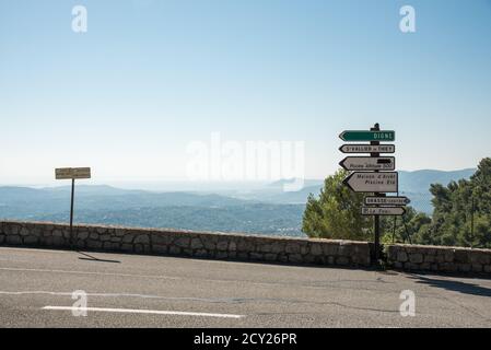 Straße nach Digne Stockfoto