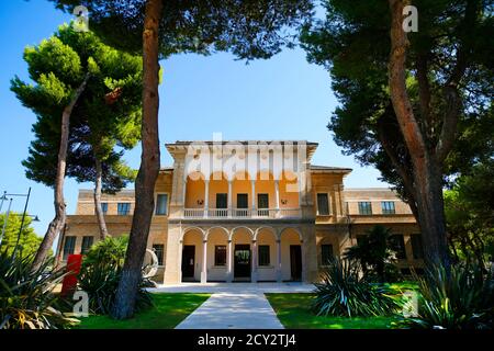 Ehemalige Aurum Distillery, heute Museum und öffentlicher Kunstraum in Pescara, Italien. Stockfoto