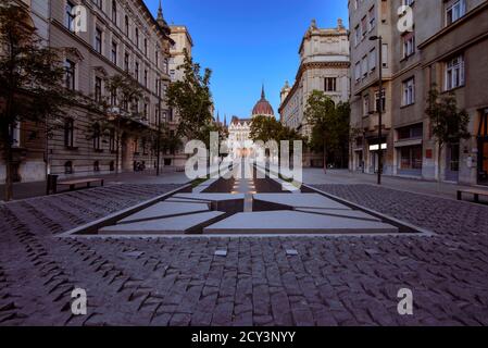 Denkmal der Zweisamkeit Budapest Ungarn. Trianon Denkmal Kossuth Platz. Brandneues Denkmal in der Hauptstadt von Ungarn. Anlässlich der Stockfoto