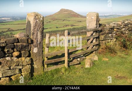 Annäherung an Roseberry Topping auf dem Cleveland Way in der Nähe von Great Ayton Stockfoto