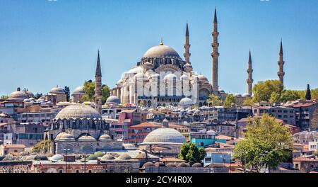 Istanbul, Türkei - 16 April 2016 - Blaue Moschee mit Blick auf die Stadt seit dem Mittelalter Stockfoto