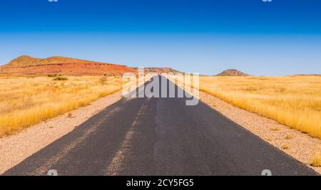 Landschaftlich reizvolle Route Nationale 7 (RN7) durch die Savanne Madagaskars highlands Stockfoto