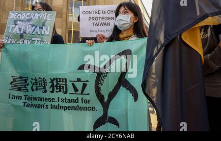 Tibetisch, Uiguren, Taiwanesen, Hong Konger, Südmongolisch, Und chinesische Aktivisten beobachteten den ‘Global Day of Action’ am Place de la Bastille in Paris, um die bevorstehenden umstrittenen Winterolympiaden in Peking zu boykottieren, die für den 2022. Februar, Paris, den 23. Juni 2021, geplant sind Stockfoto