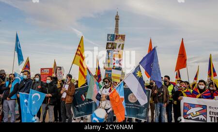 Tibetisch, Uiguren, Taiwanesen, Hong Konger, Südmongolisch, Und chinesische Aktivisten beobachteten den ‘Global Day of Action’ am Place de la Bastille in Paris, um die bevorstehenden umstrittenen Winterolympiaden in Peking zu boykottieren, die für den 2022. Februar, Paris, den 23. Juni 2021, geplant sind Stockfoto