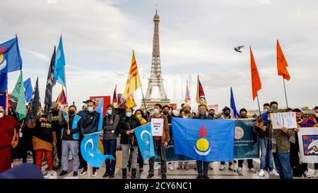 Tibetisch, Uiguren, Taiwanesen, Hong Konger, Südmongolisch, Und chinesische Aktivisten beobachteten den ‘Global Day of Action’ am Place de la Bastille in Paris, um die bevorstehenden umstrittenen Winterolympiaden in Peking zu boykottieren, die für den 2022. Februar, Paris, den 23. Juni 2021, geplant sind Stockfoto