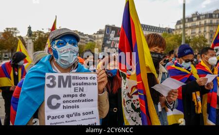 Tibetisch, Uiguren, Taiwanesen, Hong Konger, Südmongolisch, Und chinesische Aktivisten beobachteten den ‘Global Day of Action’ am Place de la Bastille in Paris, um die bevorstehenden umstrittenen Winterolympiaden in Peking zu boykottieren, die für den 2022. Februar, Paris, den 23. Juni 2021, geplant sind Stockfoto