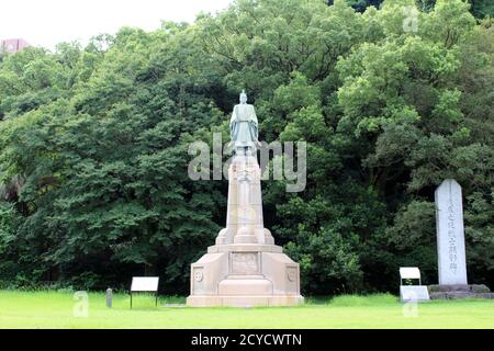 Statue von Nariakira Shimazu der feudale herr von Satsuma Kagoshima am Terukuni Jinja Schrein. Aufgenommen im August 2019. Stockfoto