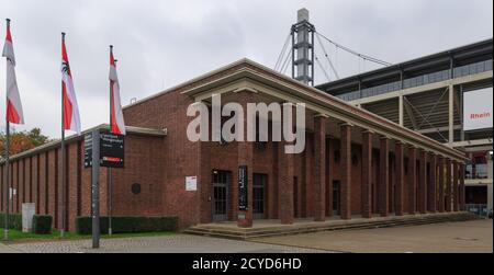 Köln, Deutschland: Sportstadion "Münstersdorfer Stadion" auch bekannt als "RheinEnergie Stadion", die Heimat der Fußballmannschaft "1. FC Köln' Stockfoto