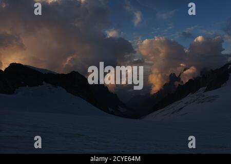 Abends Blick vom Refugio Turino Richtung Chamonix Stockfoto