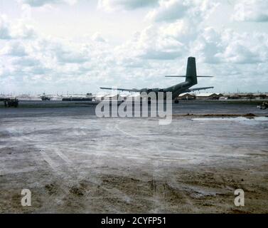 USA Vietnam-Krieg / Vietnamkrieg - Basislager Cu Chi / Army Airfield Cu Chi - De Havilland von Kanada CV-2B Caribou Stockfoto