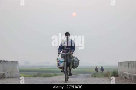 indian Fischer Weg zu Hause Stock Foto Stockfoto