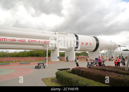 Saturn Rakete ausgestellt im Kennedy Space Center, Cape Canaveral, USA Stockfoto