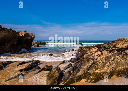 Wellen in der Nähe von Fistral Beach, Newquay, Cornwall, Großbritannien Stockfoto