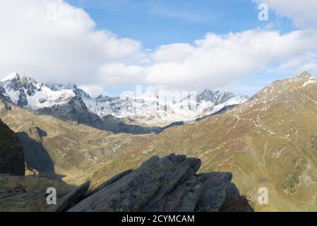 Weitwinkelaufnahme der Otztaler Alpen am 2020. September. Stockfoto
