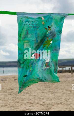 Speak to the Sea and Process Art Installation at Sandbanks Beach, part of the Bournemouth Arts by the Sea Festival, Dorset UK in October - Kissenbezug Stockfoto