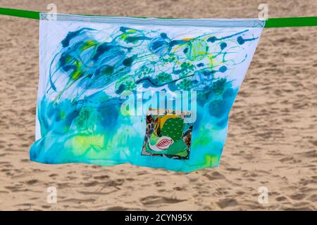 Speak to the Sea and Process Art Installation at Sandbanks Beach, part of the Bournemouth Arts by the Sea Festival, Dorset UK in October - Kissenbezug Stockfoto