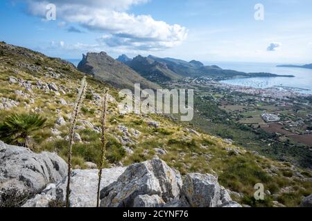 Serra de Tramuntana ist ein Gebirgszug, der entlang der Nordwestküste Mallorcas verläuft. Es ist ein UNESCO-Weltkulturerbe. Stockfoto