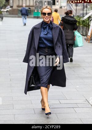 Nicht exklusiv: Amanda Holden, Global Radio Studios, London, UK, 01. Oktober 2020, Foto von piQtured Stockfoto