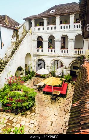 Das portugiesische Kolonialstil Old Courtyard Hotel in Fort Cochin, das alte Zentrum dieser großen Hafenstadt; Princess St, Kochi (Cochin), Kerala, Indien Stockfoto