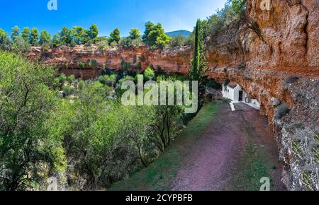 Die Kirche von AG. Georgiou (St. George), im Krater, Dolines, Twins of Argolis (Didima), Griechenland Stockfoto