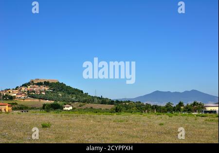 Castel Lagopesole und Vulture, Basilicata, Italien Stockfoto