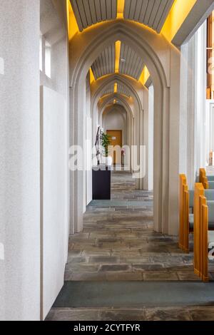 Reykjavik, Island- 27. August 2015: Innenraum und Details der lutherischen Pfarrkirche Hallgrimskirkja, benannt nach dem isländischen Dichter und Geistlichen Hal Stockfoto