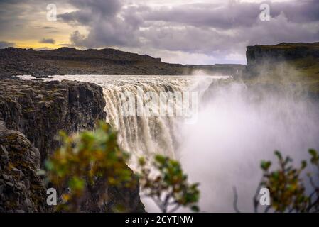 Dettifoss Wasserfall auf dem Jokulsa ein Fjollum Fluss in Island Stockfoto