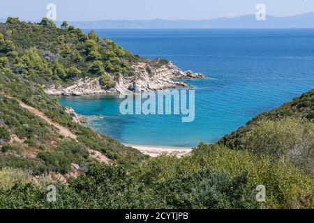 Blick auf die herzförmige Bucht in Chalkidiki, Griechenland, Europa Stockfoto