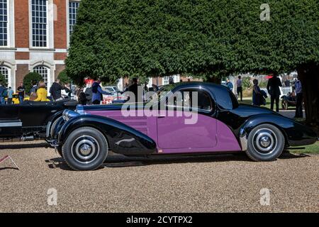 1938 Bugatti Typ 57 Atalanta Coupe , Concours of Elegance 2020, Hampton Court Palace, London, UK Stockfoto