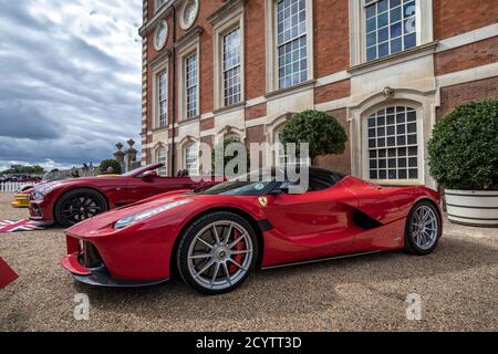 2018 Ferrari LaFerrari Aperta , Concours of Elegance 2020, Hampton Court Palace, London, Großbritannien Stockfoto