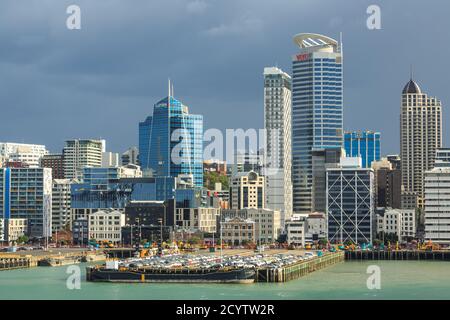 Wolkenkratzer des Auckland, New Zealand Central Business District, vom Hafen aus gesehen. März 21 2018 Stockfoto