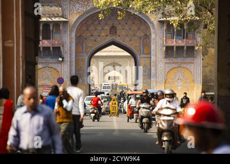 Stadtleben durch die Straßen von Jaipur während der Covid-19 Ausbruch. Stockfoto