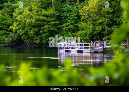 Mont Saint-Bruno Park, Kanada - August 30 2020: Blick auf den See im Mont Saint-Bruno Park Stockfoto