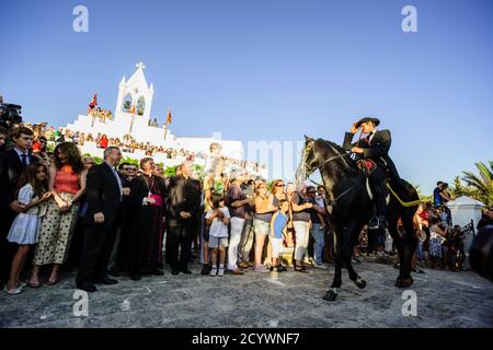 Misa vespertina - Vespres-, Ermita de Sant Joan Gran. Fiestas de Sant Joan. Ciutadella. Menorca, Islas Baleares, españa. Stockfoto