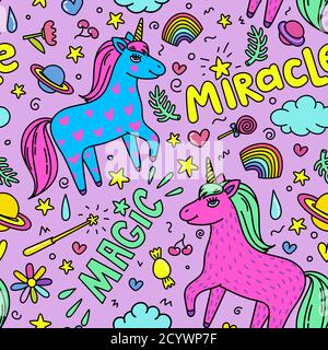Nahtloses magisches Muster mit handgezeichneten Einhörnern und magischem Zeug. Wunder und magische Kreatur. Stock Vektor
